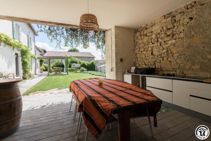 31G101569-3ac88f5bbd634a608ca9675d08414680