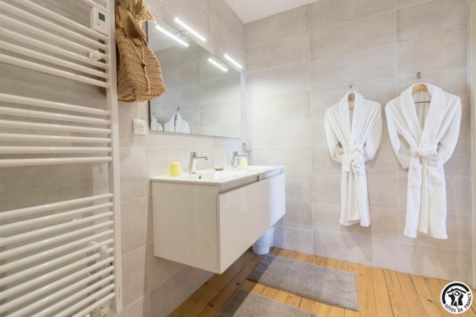 31G101569-74d91faaf6d34daaa340932356dd13bd