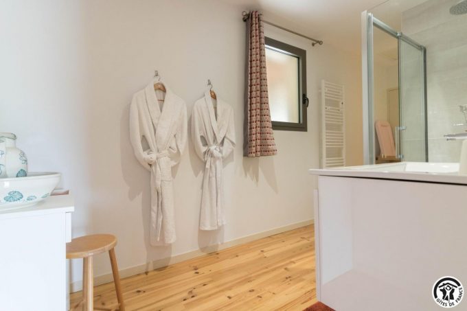 31G101569-d7fe95b3cf3e483790f4814f6cbc353e