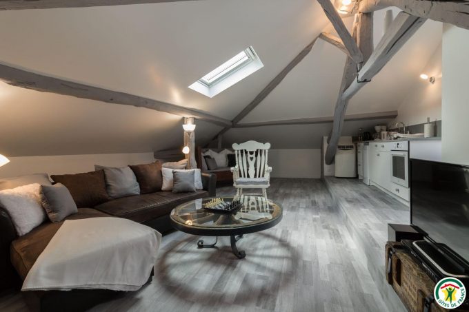 31G101580-08946840b77d4bb88e0200388ed41ea8