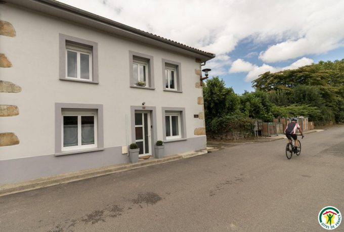 31G101580-2dc833c98a394657b037c5a73a79ae4c