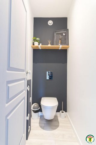 31G101580-35704afa360f4f07a806558d2365ab24