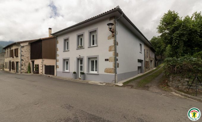 31G101580-aa1029120a9042bbac234a8d026eab9c