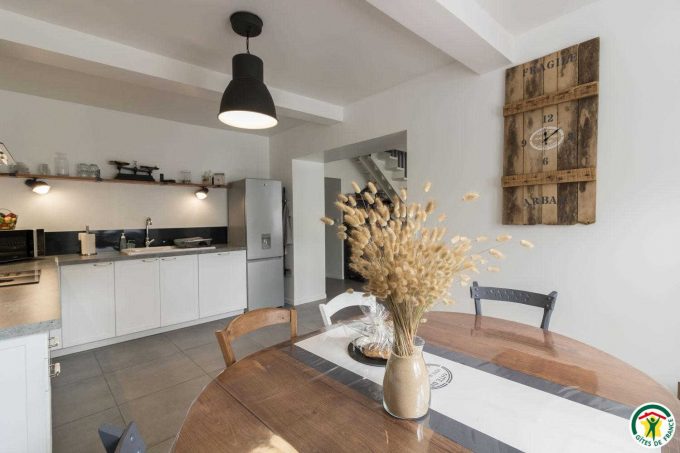 31G101580-b48dea6a65064595a80014e63898756a