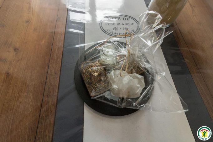 31G101580-cac0216e212f401cac72e9e08b51b316