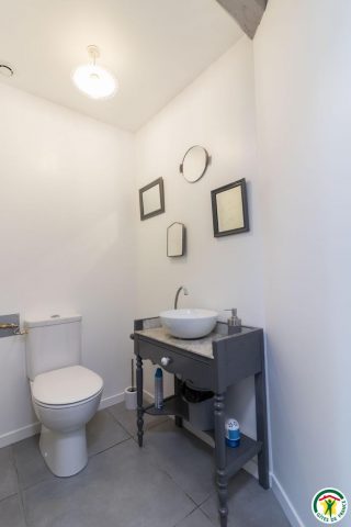 31G101580-e05ea9b1894640febb2c04f32378519b