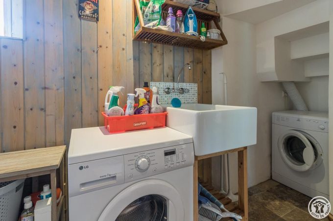 31G101586-59f64b2403024947a1f03bff5327fc9c