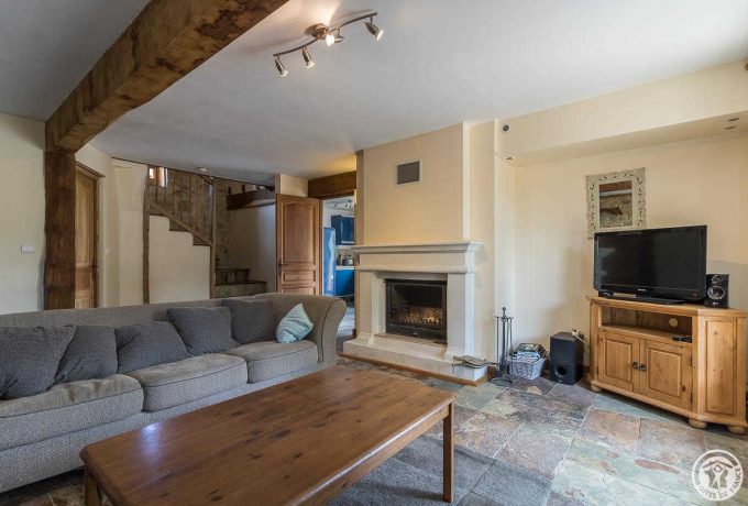 31G101586-8c71d451d02c4cd8b844dfee5df6171b