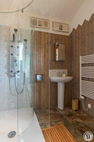 31G101586-c6c2e442812149f1a1bf44a531a3d2da