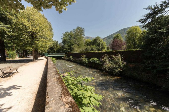 31G101588-0a94bb2b116240e3a669edfb5634313e