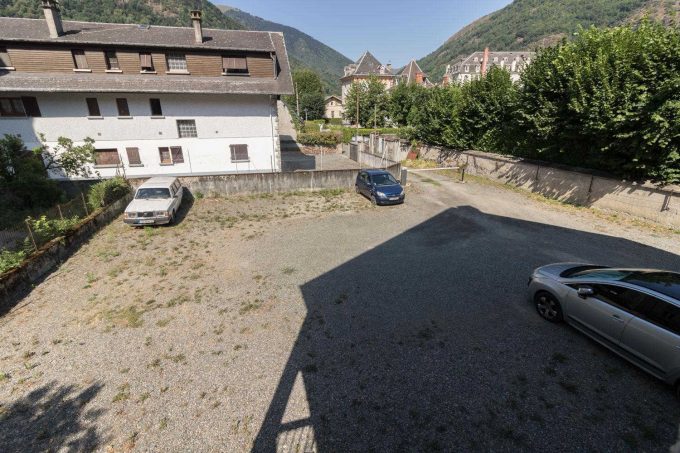 31G101588-11201213855e457ab050b59966b36fb0