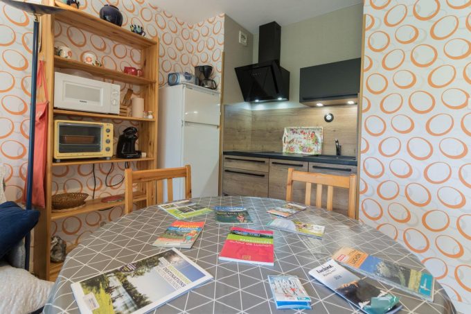 31G101588-8073494230c14195ae53d659a9d37055