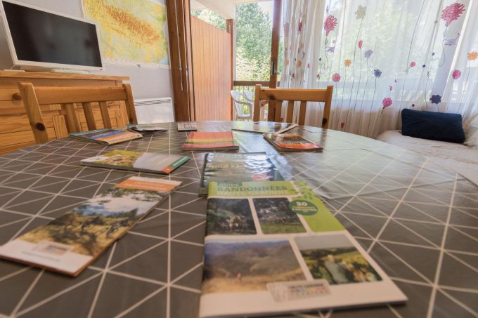 31G101588-8d6c90d4e4804aa198aef227bbb30315