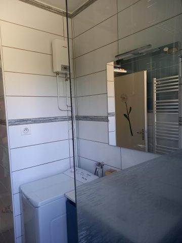 31G101588-c5716ed338bb45bb9aa68d02f67342ef