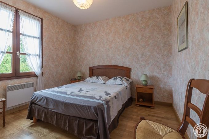 31G101589-2bc647fb5a3c466595c68a2b636dde83