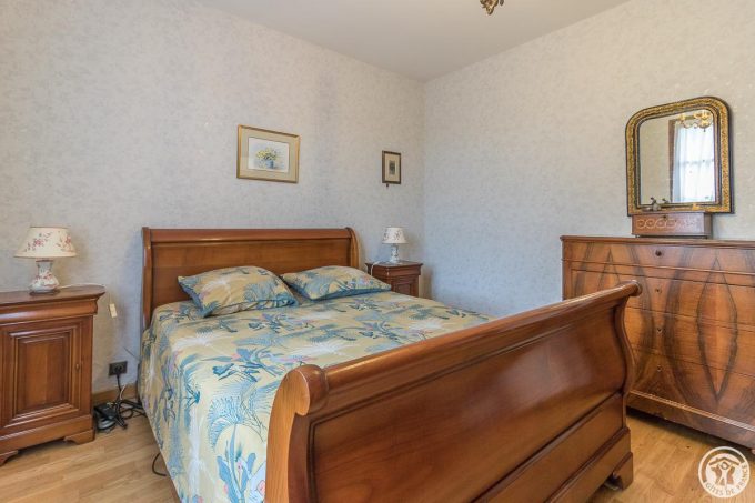 31G101589-5f02afc8a88643e39a39e46d70d76100