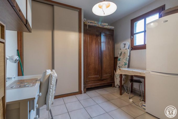 31G101589-816499d53d93481aa2f26cab5ac606e3