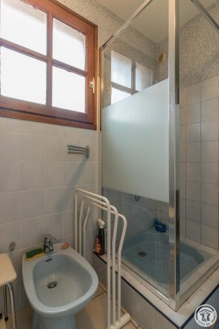 31G101589-89fa8148375647319b46ad996b1adfe8