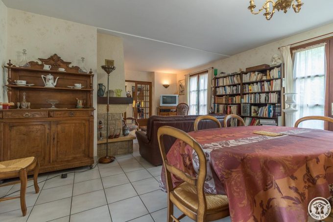 31G101589-94b6e2d2f6ca439f9e34c86dfa5f4e0a