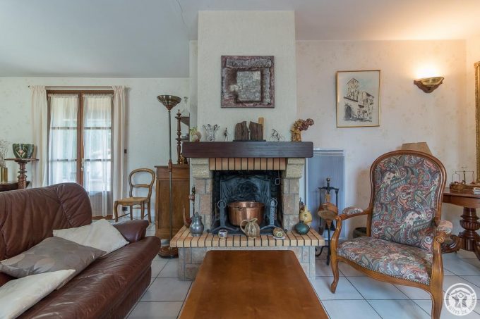 31G101589-da6972c2c4aa4dc7b783478237c19461