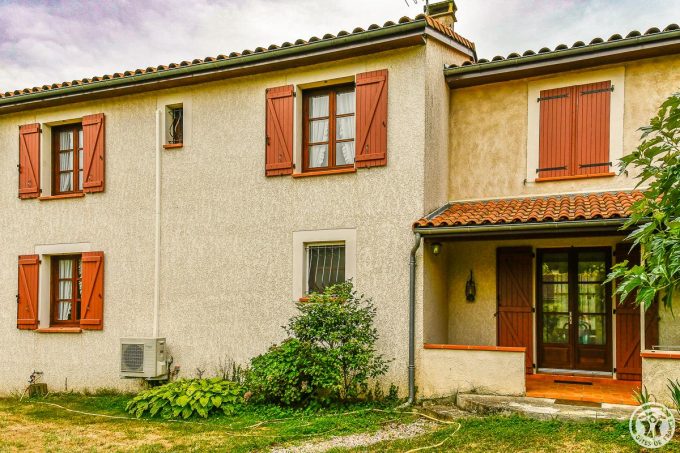 31G101589-f392244404b94db285f16aaf137a04bc