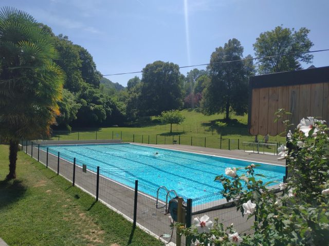 31G101603-24bdbb9fa20745f8bbdf70a796995f1a