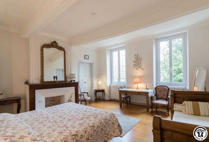 31G101603-2d65391771f64efa955aca7f5a220cff