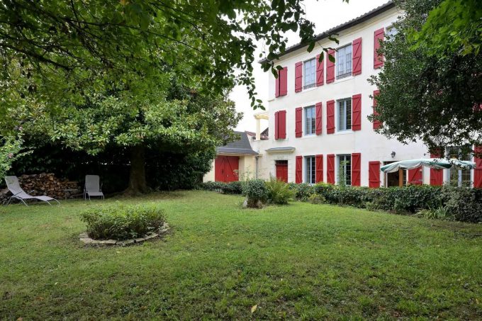 31G101603-48f1ab96065d4f779308a8ab4d0ceb40