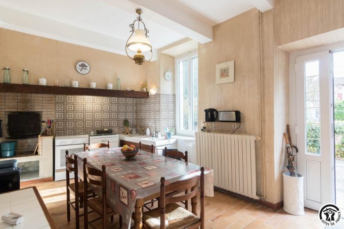 31G101603-a047992dd4e44a728abb9e0a62a811b2