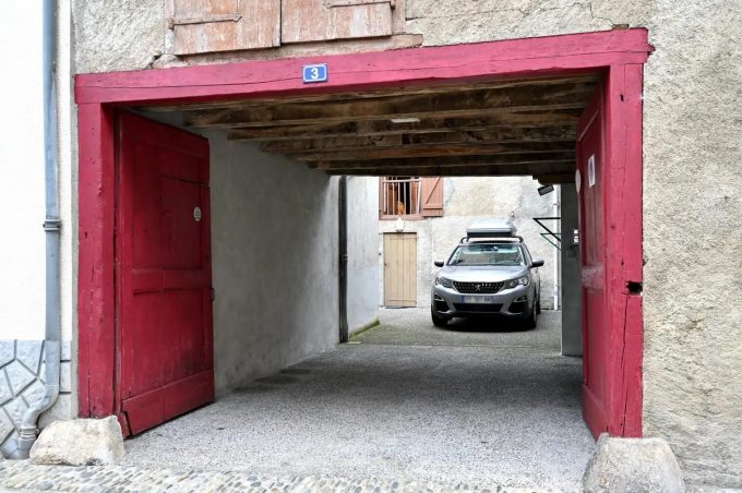 31G101603-b038e1f9a4b34edea8b32a11e51198b6