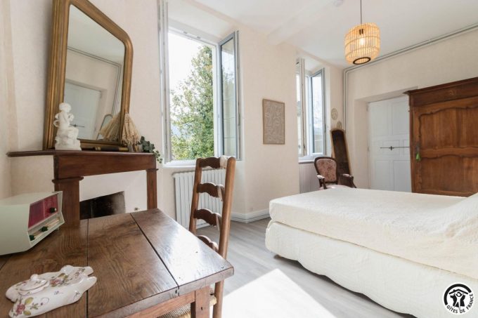 31G101603-ba0266fcc0454f3eb51257193e1fa9c4