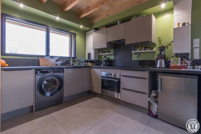 31G101605-656d965be079418c81bbac885464ec6f