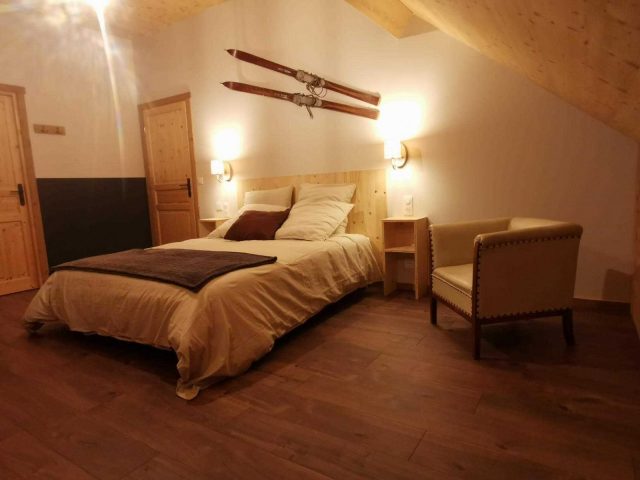 31G101608-23e1a47c294241b38643a75d2d94f242