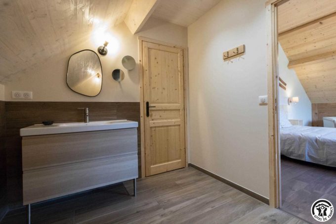 31G101608-3b0b1e8b64c742879aba382fd89dffaf