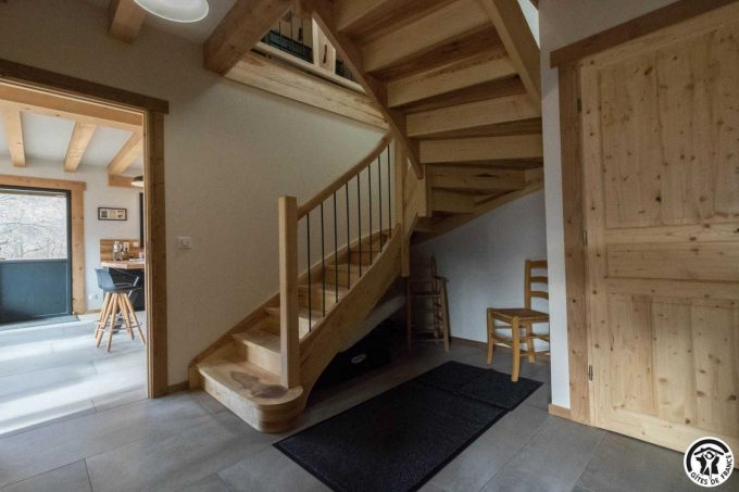 31G101608-bbadf07b0d5044a19743f6b97d591f24