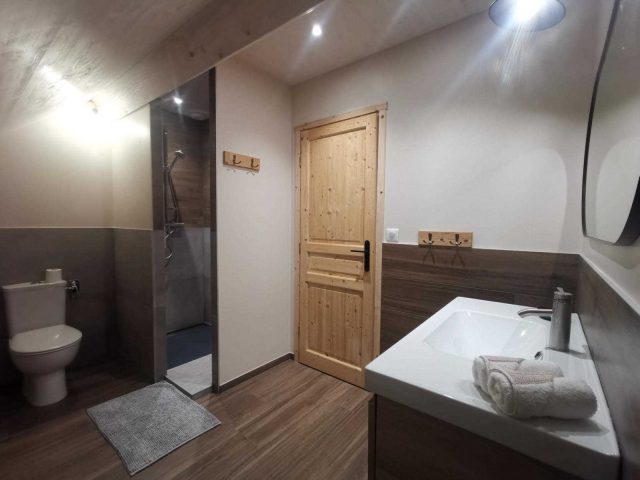 31G101608-e4dd747cef6546d0bdb780413e9a47dc