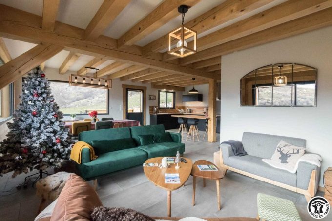 31G101608-e6af8f81e5e142119a7d4854ce790abd