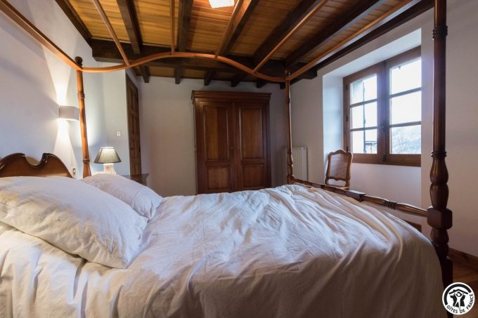 31G101609-ace54867556848a0a6abc57b7b1b1a4a