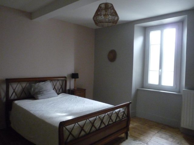 31G101612-56b647ee7d9647778053d830ae1051d7