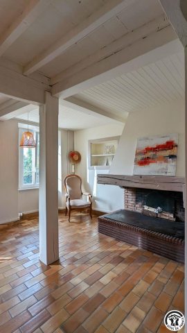 31G101612-eee5238e7ad24ea38a7327cff06ca313