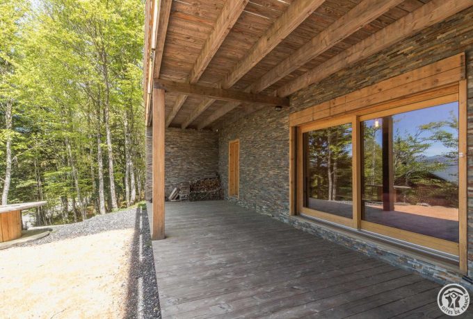 31G101631-f0117809fb2141d8a275bfd49585d733