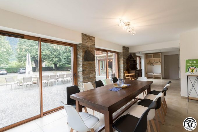 31G101649-0a95e6808c2d44789579491e568c1bdc