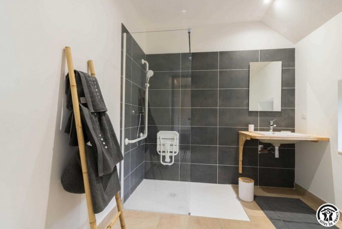 31G101649-2947e0ea7f764d82b5b2f65fc256148e