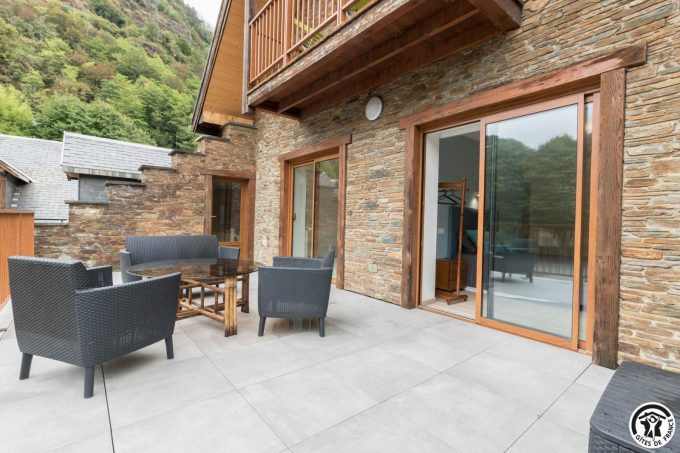 31G101649-2ab4a73e5ef54f17a1639fd2b32bd3e2