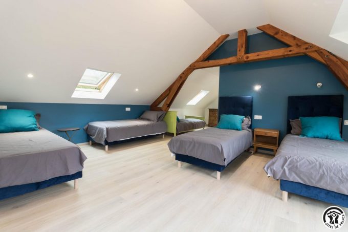 31G101649-c818836901fe48f5b7fa7c3f4bc2f4c5