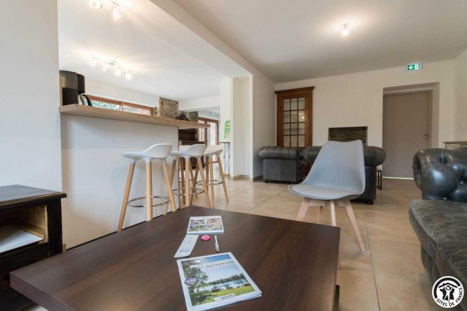 31G101649-e34b670b92324f6580170bc3ca223e4c