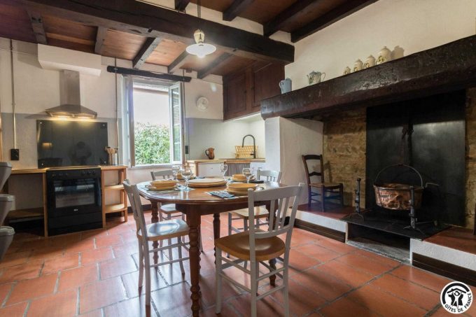 31G101650-2baefb817b6a4271b3a2667e273440a8