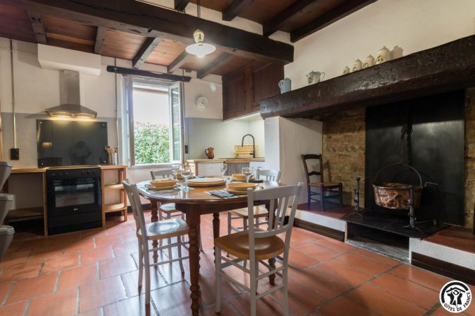 31G101650-47e68fbc1282429eb95bbe6852d4da04