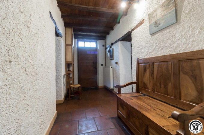 31G101650-7abc8ff70c504e93a6453a8c27ca4158