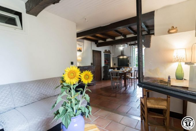 31G101650-7ae78a846e19416c9f32eb70e407fb37